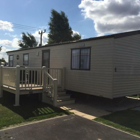 2 And 3 Bedroom Caravans With Hot Tubs At Tattershall Exterior photo