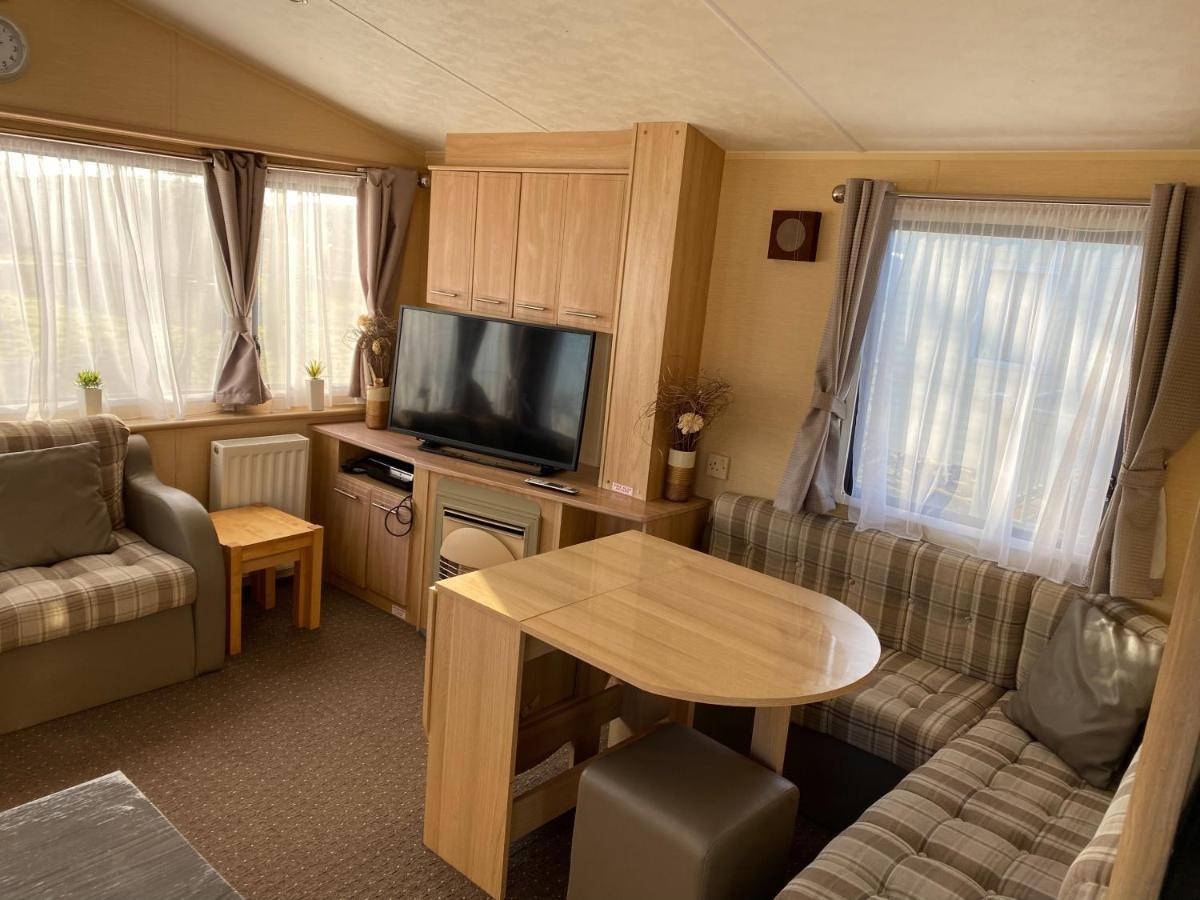 2 And 3 Bedroom Caravans With Hot Tubs At Tattershall Exterior photo