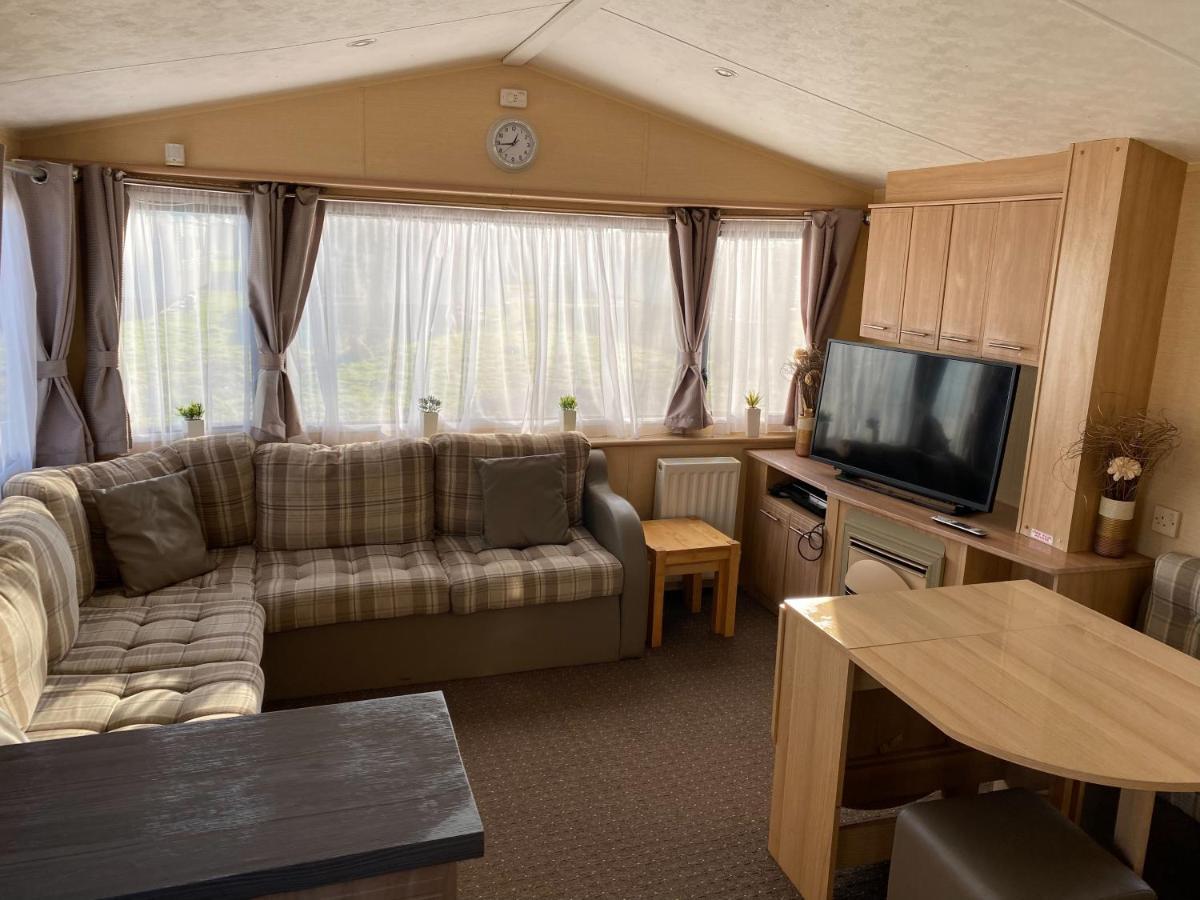 2 And 3 Bedroom Caravans With Hot Tubs At Tattershall Exterior photo